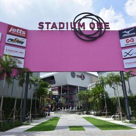 Siam Stadium Hostel Bangkok Exterior foto
