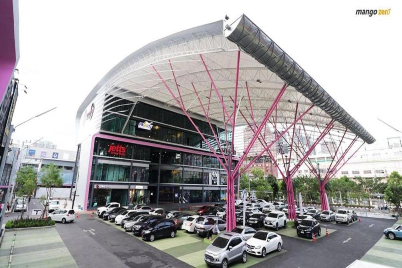 Siam Stadium Hostel Bangkok Exterior foto