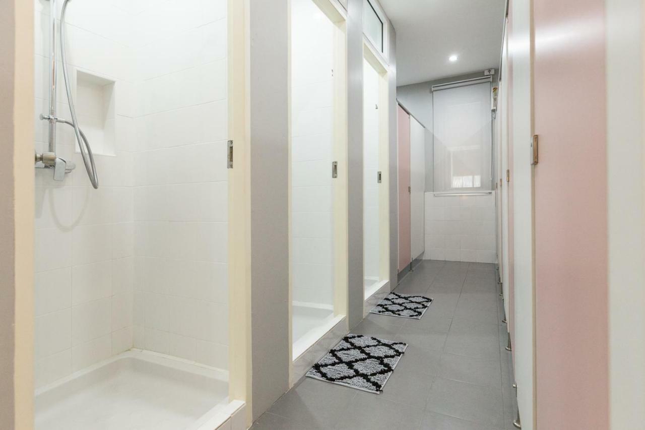 Siam Stadium Hostel Bangkok Exterior foto